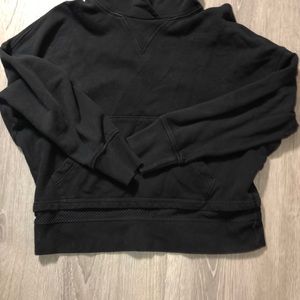 Lululemon black sweatshirt cropped